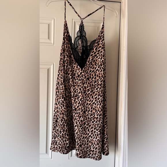 Apt 9 leopard print/ black lace nightgown in size 2X! Adjustable straps! Pretty - Picture 9 of 9